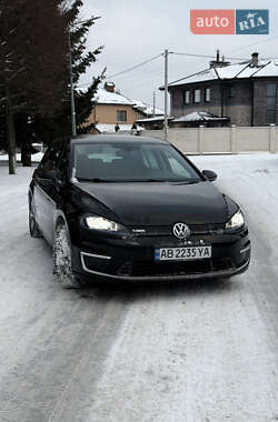 Хетчбек Volkswagen e-Golf 2015 в Києві