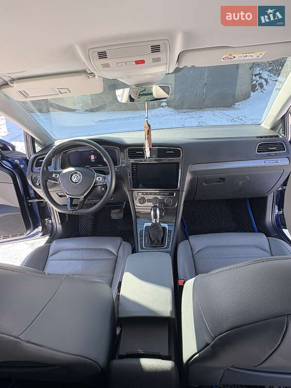 Хэтчбек Volkswagen e-Golf 2017 в Пятихатках