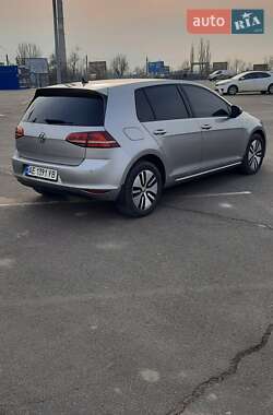 Хэтчбек Volkswagen e-Golf 2015 в Кривом Роге