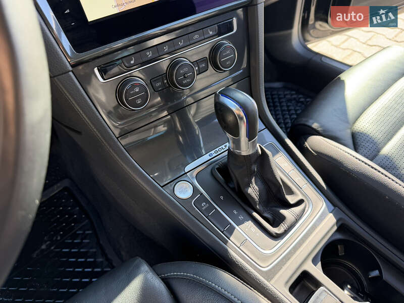 Хэтчбек Volkswagen e-Golf 2018 в Ровно