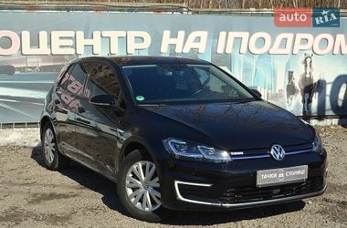 Хэтчбек Volkswagen e-Golf 2020 в Киеве