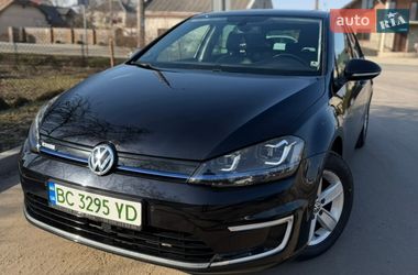 Хэтчбек Volkswagen e-Golf 2015 в Городке