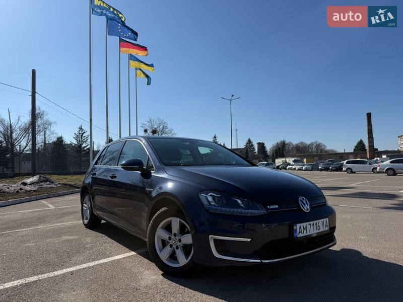 Volkswagen e-Golf 2015