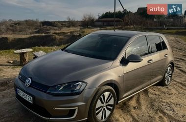 Хетчбек Volkswagen e-Golf 2015 в Дніпрі