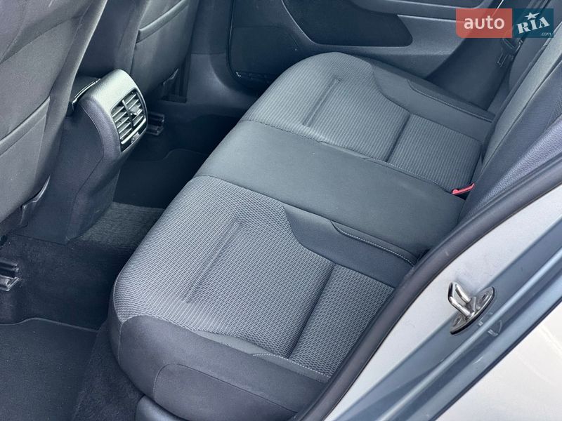 Хэтчбек Volkswagen e-Golf 2019 в Киеве