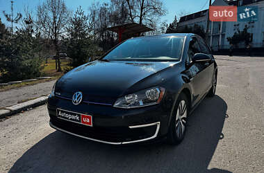Хетчбек Volkswagen e-Golf 2016 в Києві