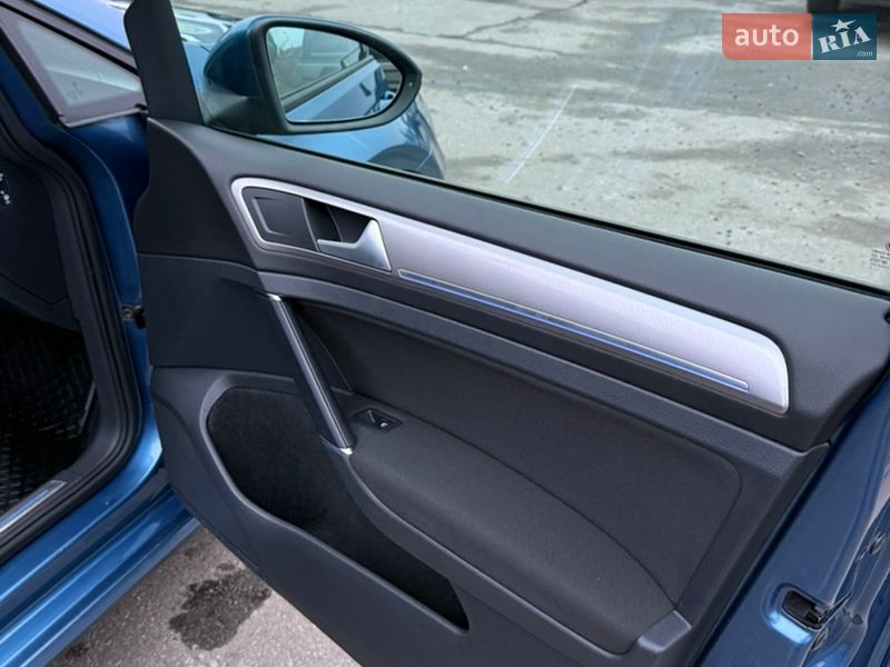 Хэтчбек Volkswagen e-Golf 2015 в Харькове