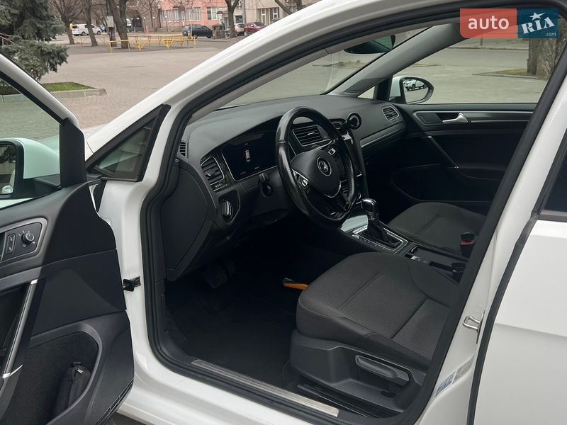 Хэтчбек Volkswagen e-Golf 2018 в Одессе