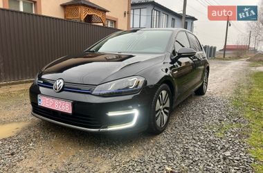 Хэтчбек Volkswagen e-Golf 2015 в Черновцах
