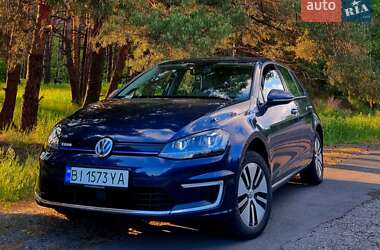 Хэтчбек Volkswagen e-Golf 2015 в Кременчуге