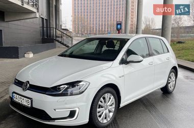 Хэтчбек Volkswagen e-Golf 2018 в Киеве