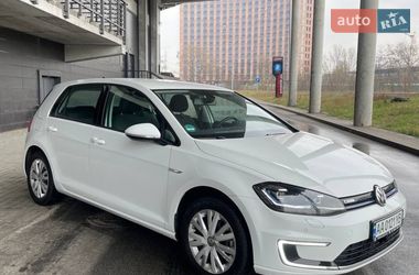 Хэтчбек Volkswagen e-Golf 2018 в Киеве