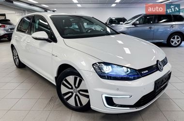 Хетчбек Volkswagen e-Golf 2015 в Рівному