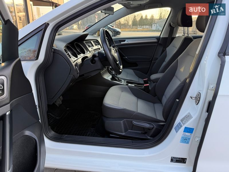 Хэтчбек Volkswagen e-Golf 2014 в Владимире