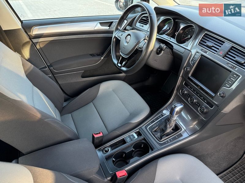 Хэтчбек Volkswagen e-Golf 2014 в Владимире