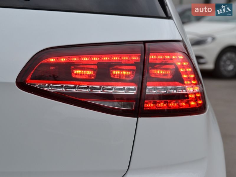 Хэтчбек Volkswagen e-Golf 2015 в Луцке