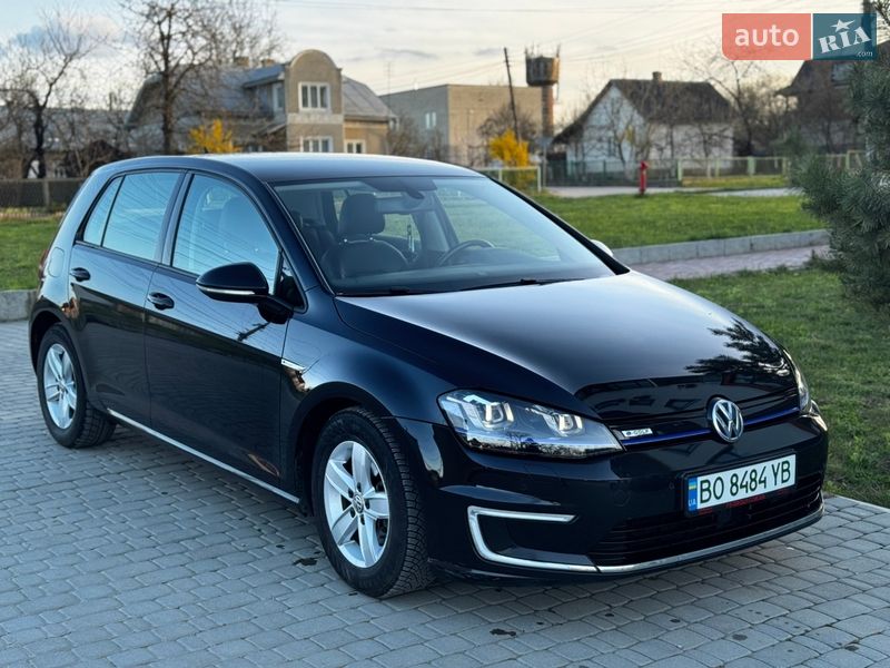 Volkswagen e-Golf 2015