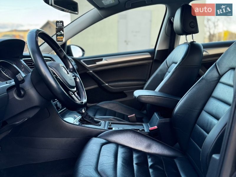 Хэтчбек Volkswagen e-Golf 2015 в Чорткове