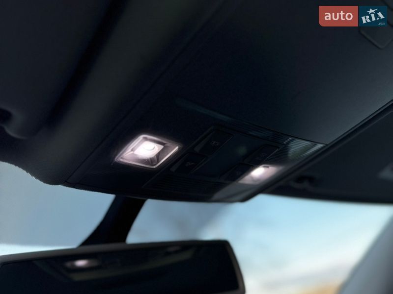 Хэтчбек Volkswagen e-Golf 2015 в Чорткове