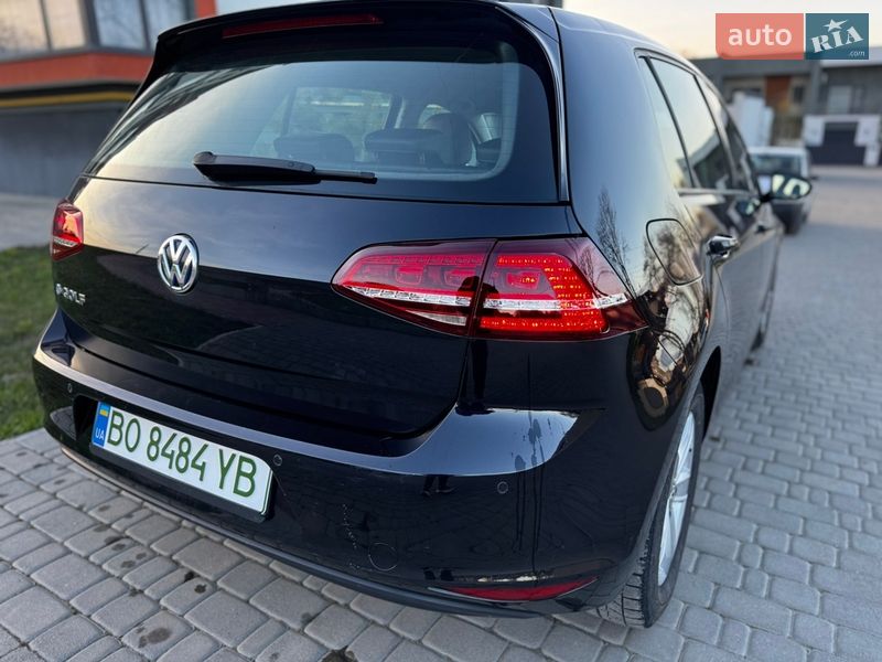 Хэтчбек Volkswagen e-Golf 2015 в Чорткове