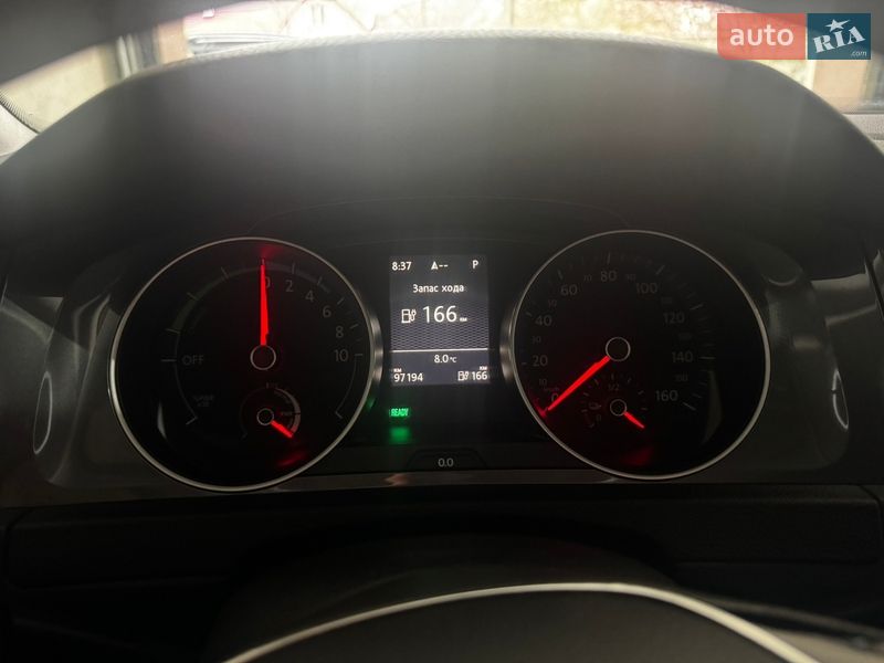 Хэтчбек Volkswagen e-Golf 2015 в Чорткове