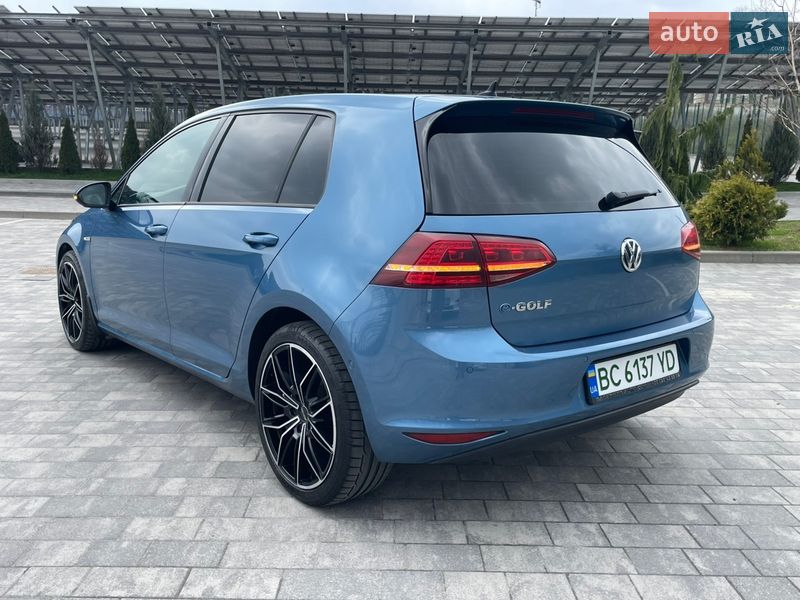 Хэтчбек Volkswagen e-Golf 2016 в Львове
