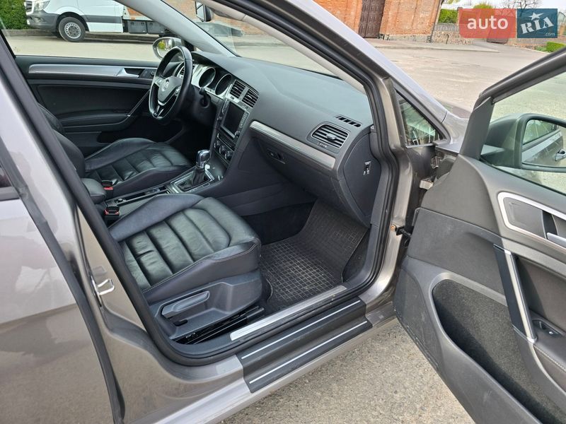 Хэтчбек Volkswagen e-Golf 2014 в Владимире