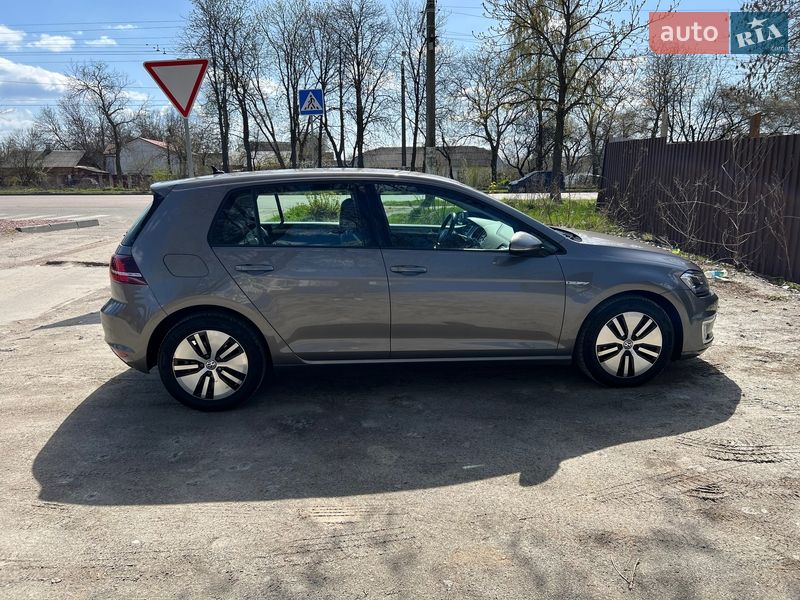 Хэтчбек Volkswagen e-Golf 2014 в Житомире