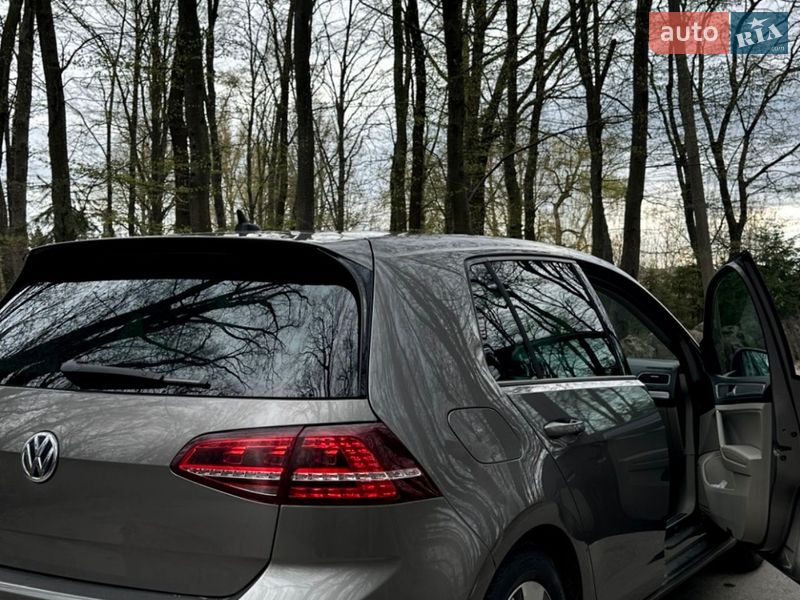 Хэтчбек Volkswagen e-Golf 2015 в Тернополе