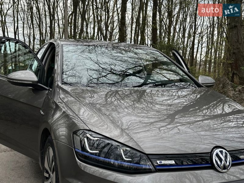 Хэтчбек Volkswagen e-Golf 2015 в Тернополе