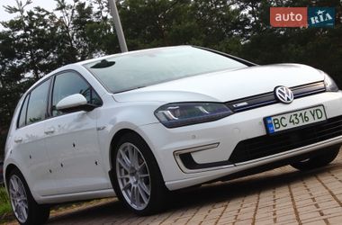 Хэтчбек Volkswagen e-Golf 2015 в Дрогобыче