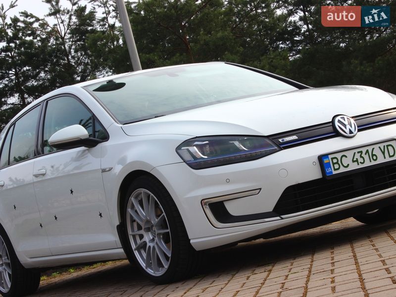 Volkswagen e-Golf 2015