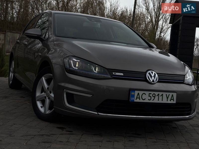 Volkswagen e-Golf 2015