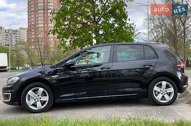 Хэтчбек Volkswagen e-Golf 2015 в Киеве