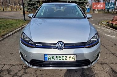 Хэтчбек Volkswagen e-Golf 2015 в Киеве