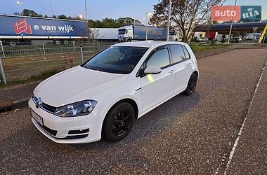 Хетчбек Volkswagen e-Golf 2015 в Чернівцях