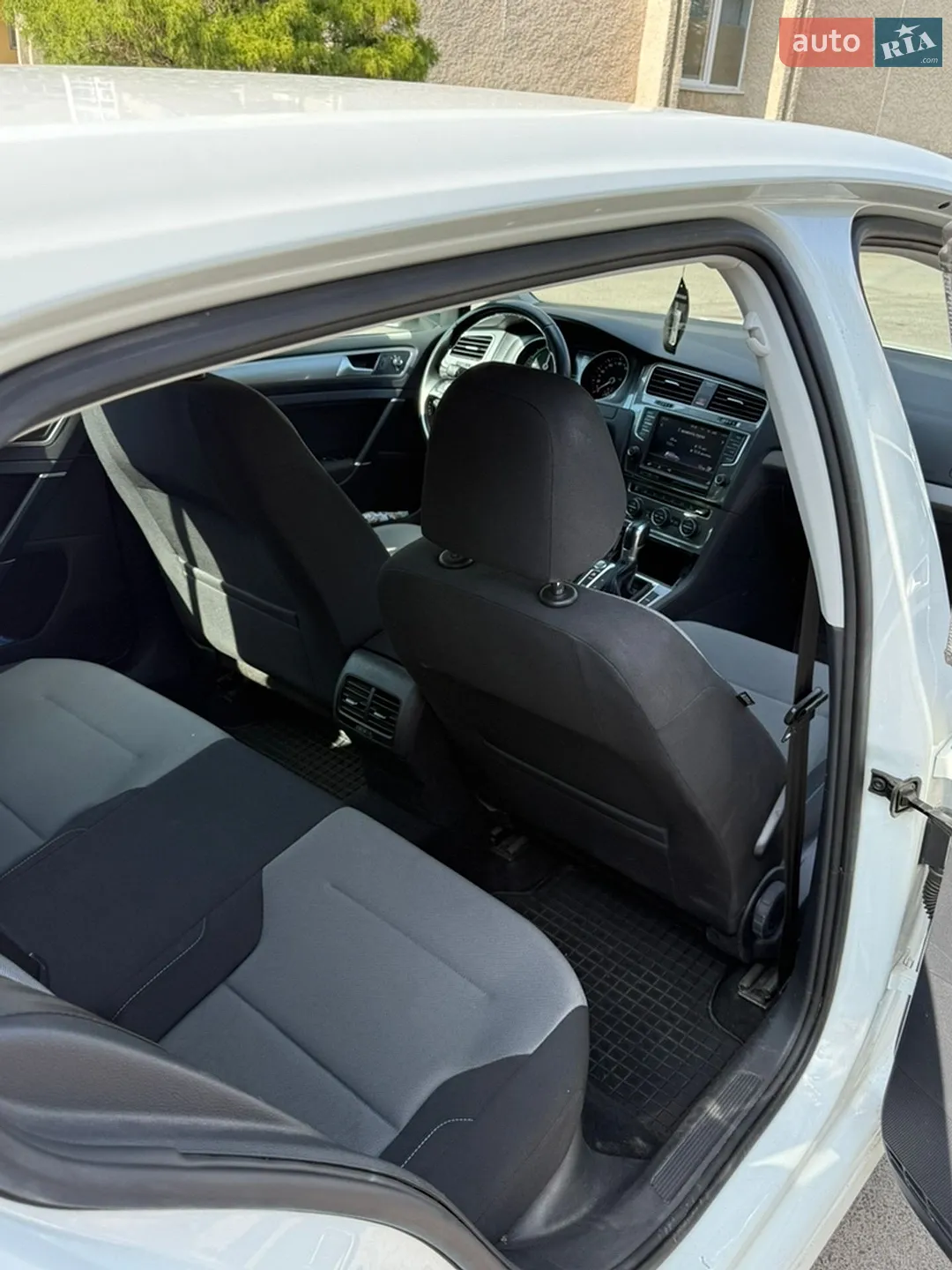 2014 Volkswagen Golf - мініатюра 17