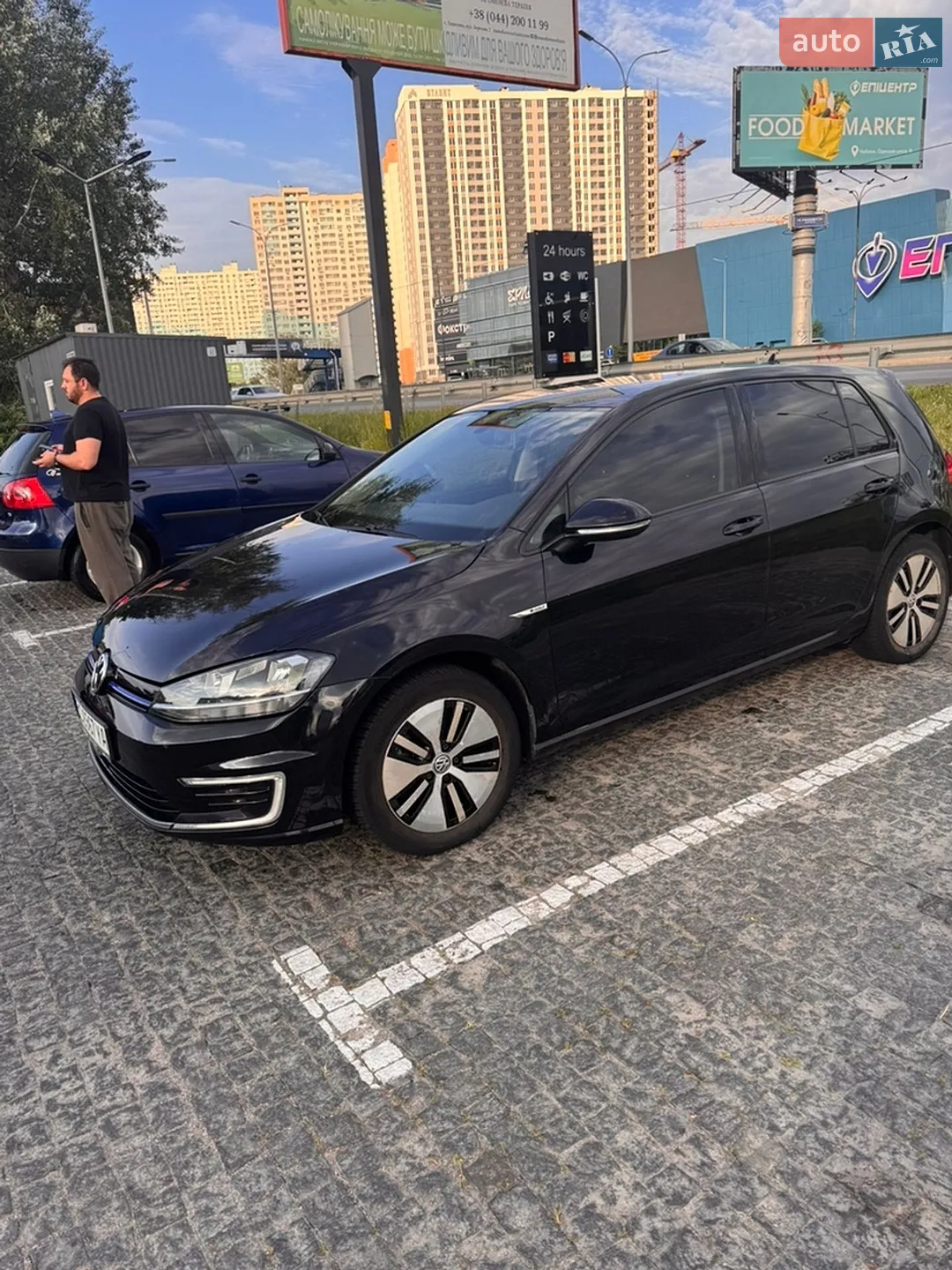 2019 Volkswagen Golf - мініатюра 2
