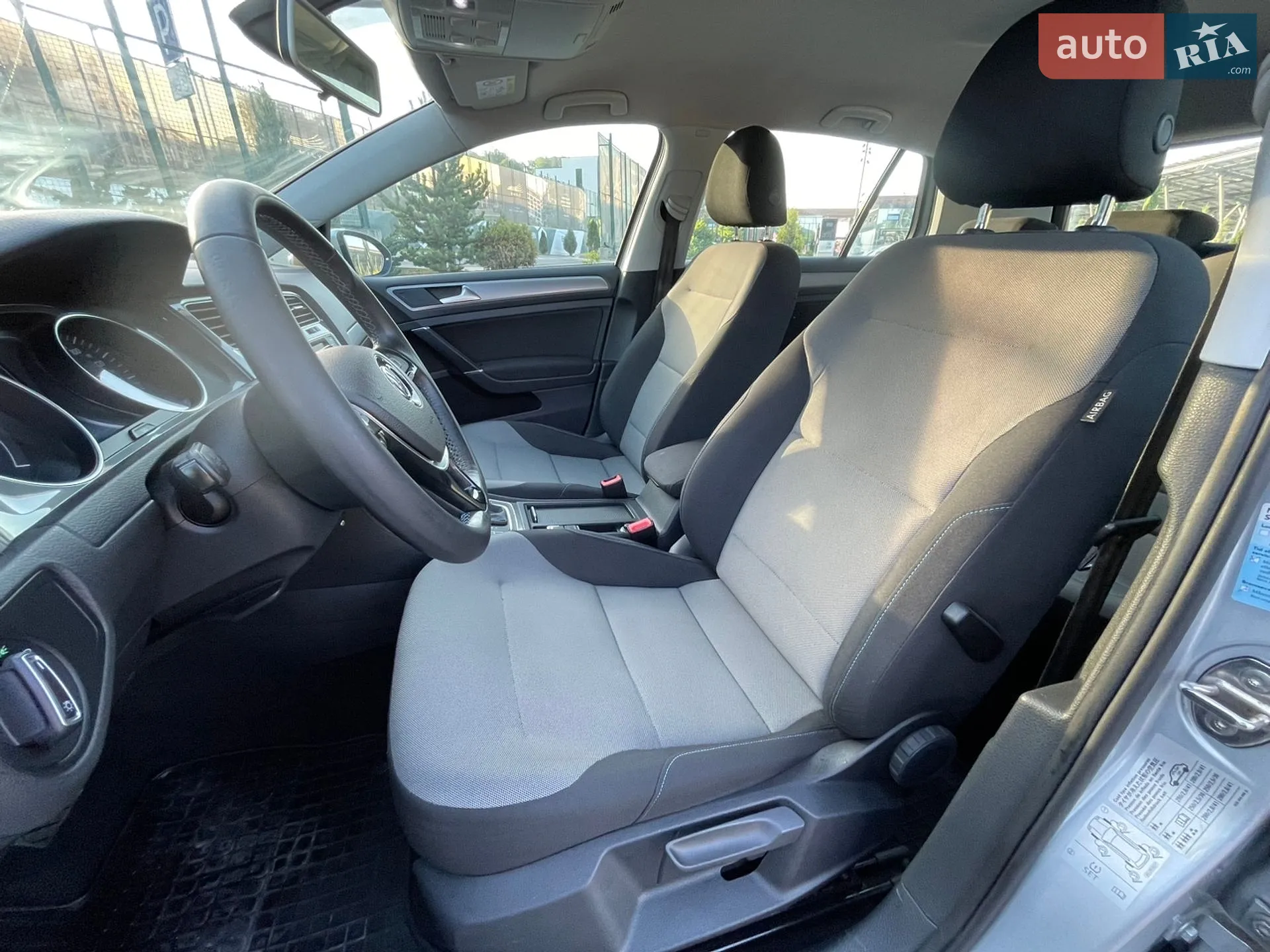 2014 Volkswagen Golf - мініатюра 32