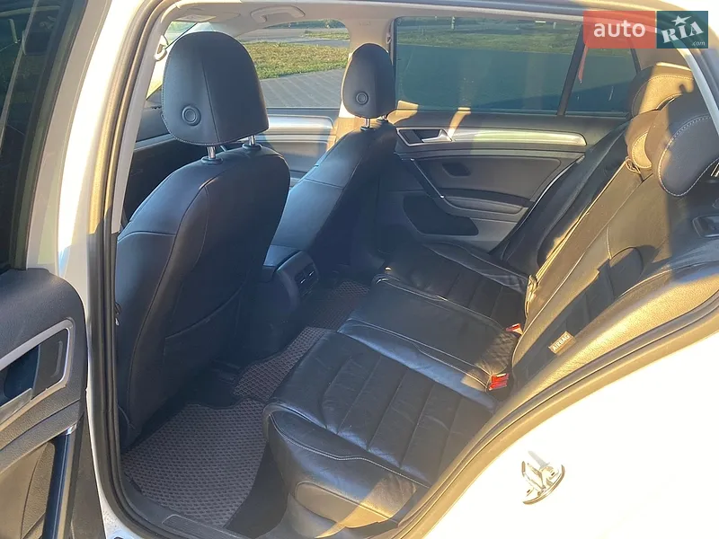 Volkswagen e-Golf 2014 VIN WVWZZZAUZFW904451 фото оголошення 9 з 34