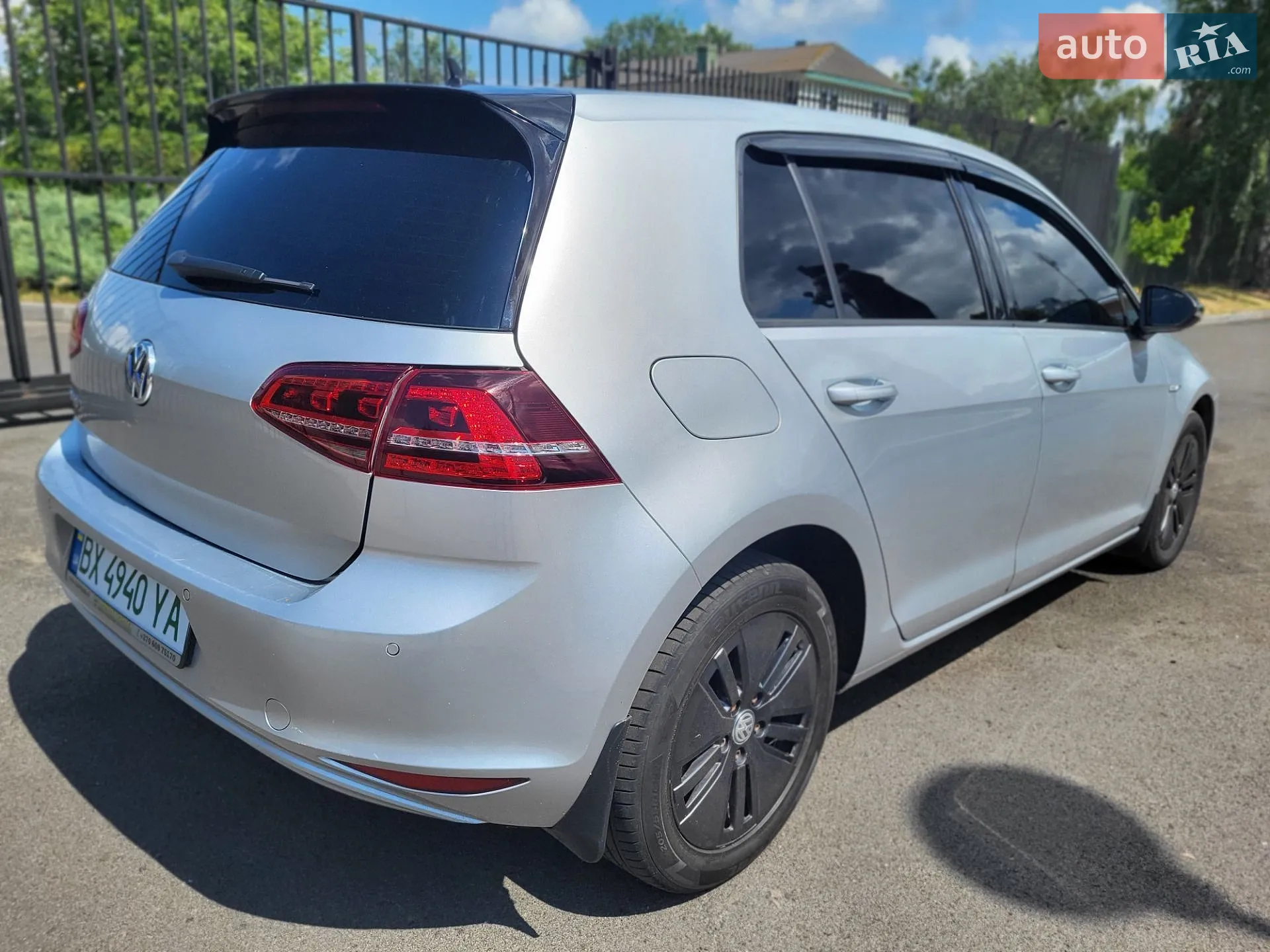 Volkswagen e-Golf 2015 VIN WVWZZZAUZGW902630 фото оголошення 9 з 71