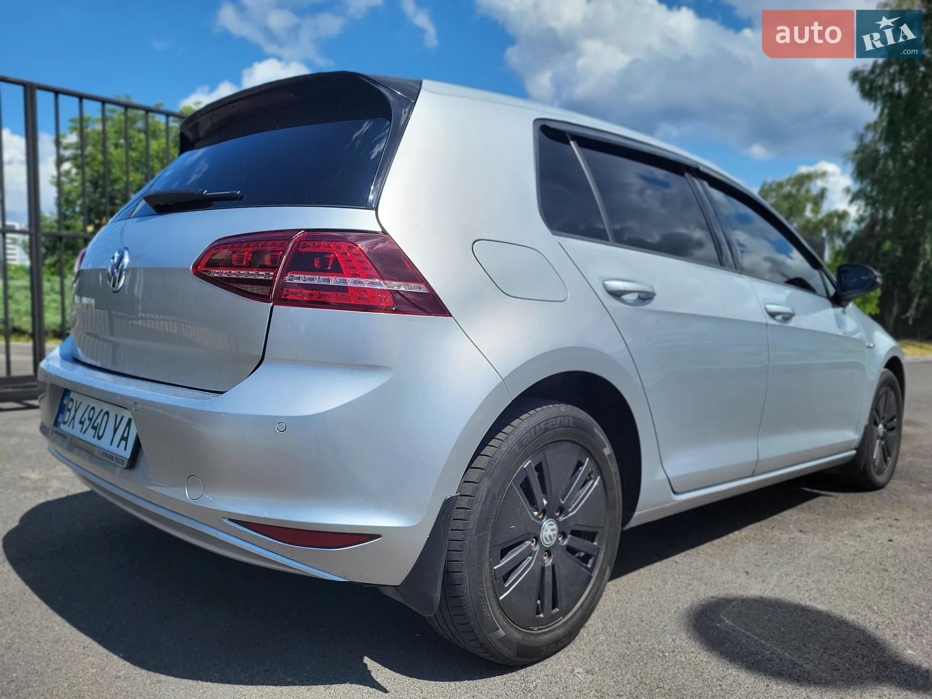 Volkswagen e-Golf 2015 VIN WVWZZZAUZGW902630 фото оголошення 11 з 71
