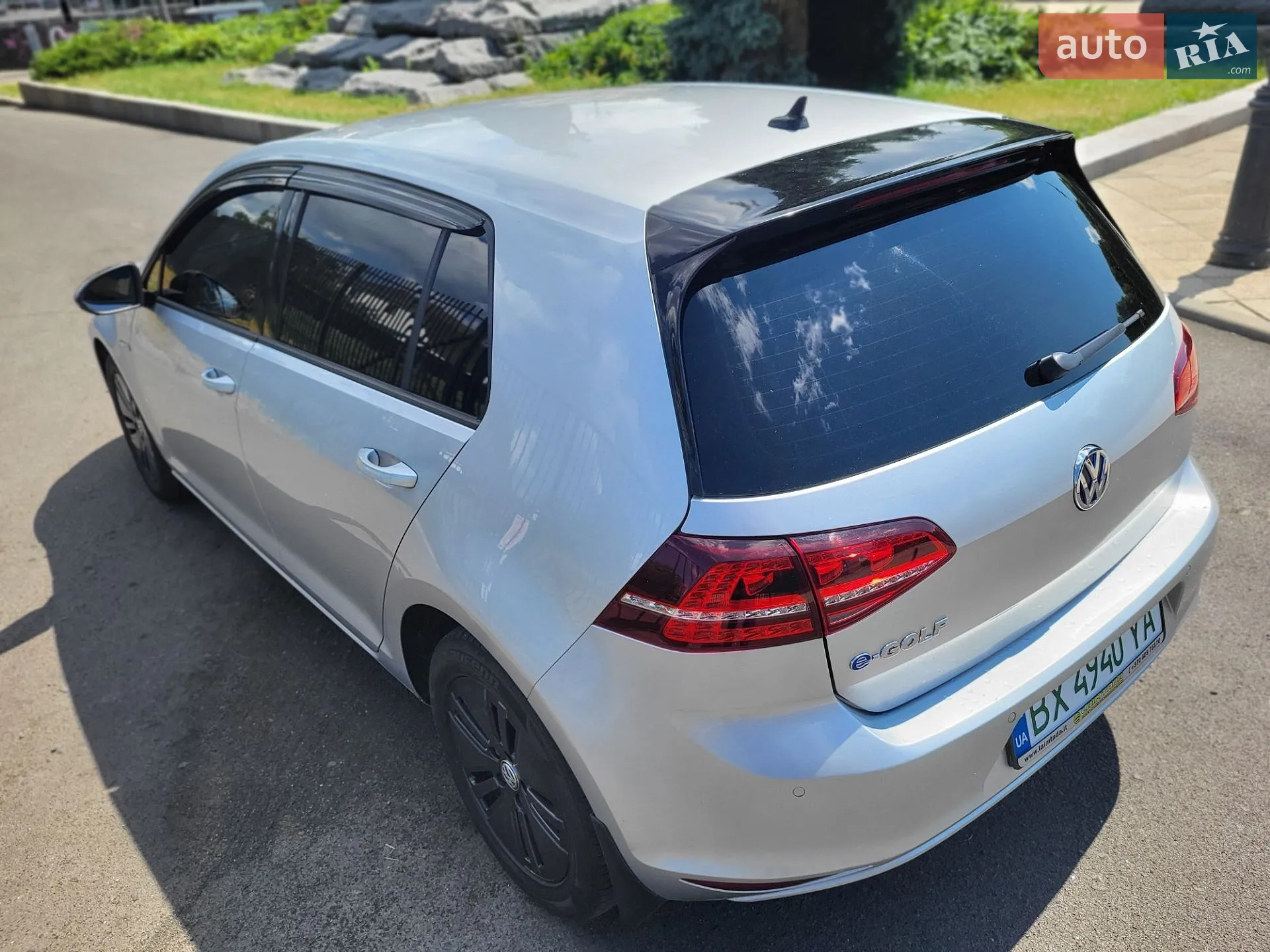 Volkswagen e-Golf 2015 VIN WVWZZZAUZGW902630 фото оголошення 13 з 71