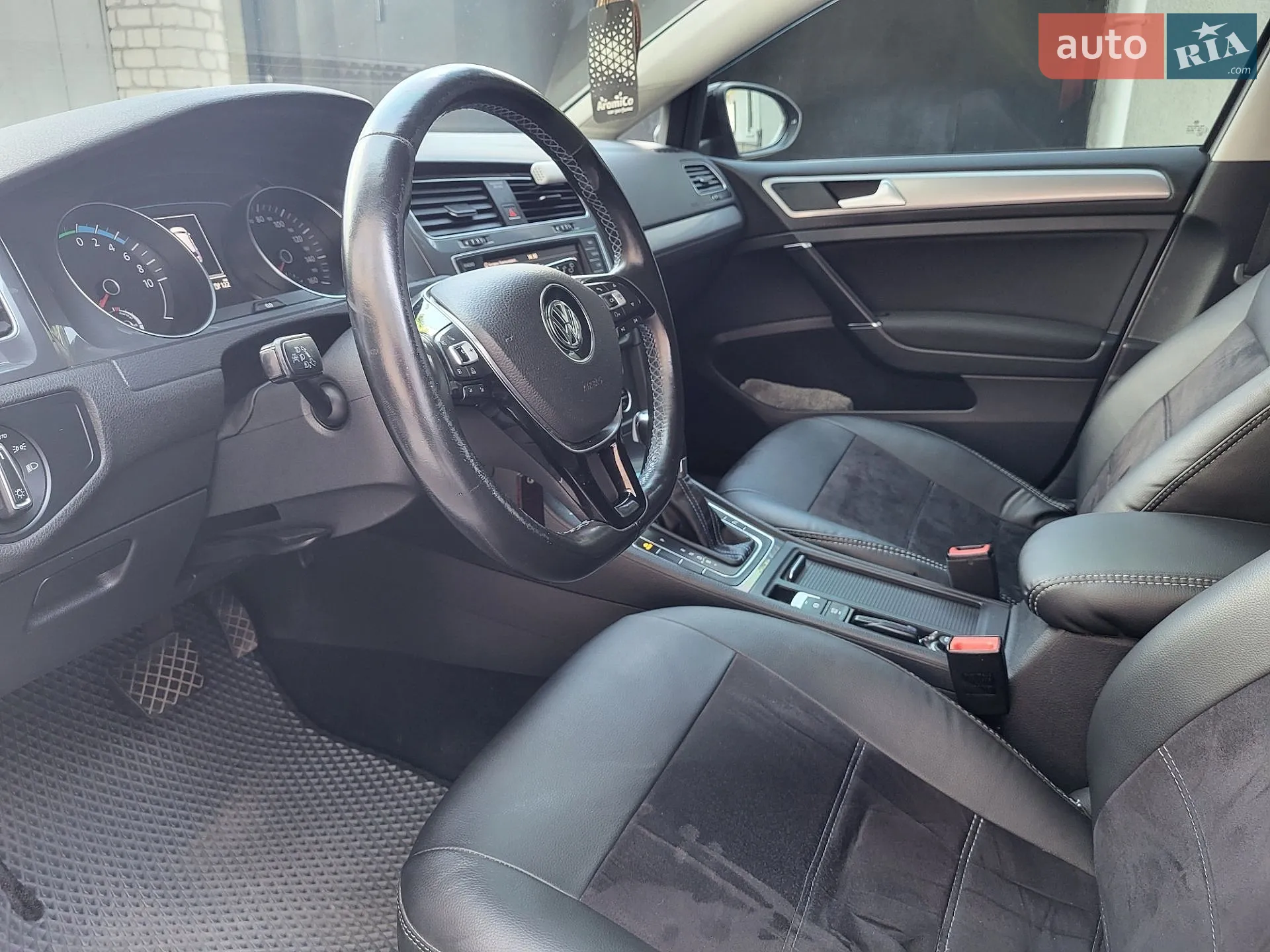 Volkswagen e-Golf 2015 VIN WVWZZZAUZGW902630 фото оголошення 20 з 73