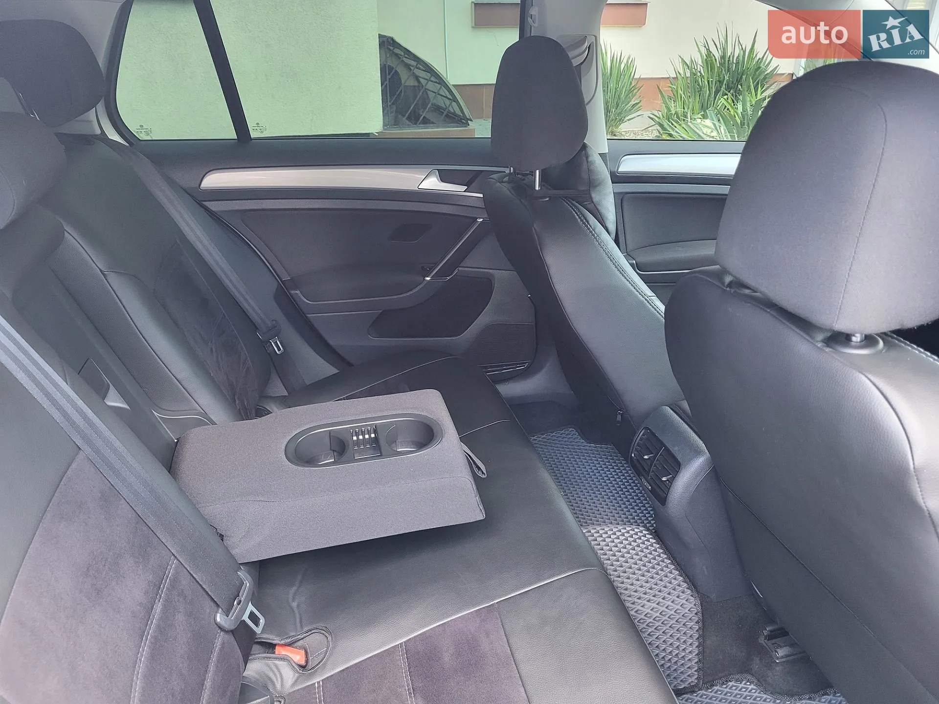 Volkswagen e-Golf 2015 VIN WVWZZZAUZGW902630 фото оголошення 33 з 71