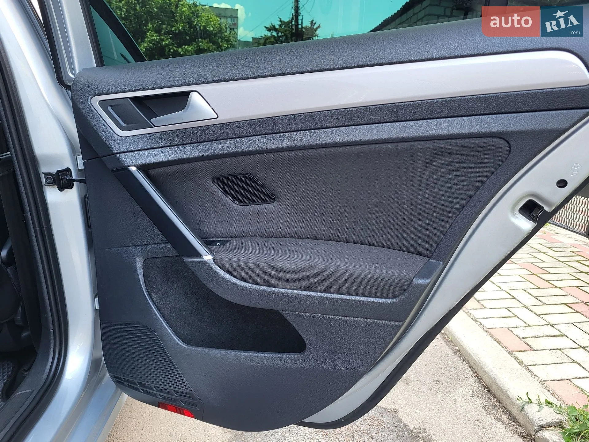 Volkswagen e-Golf 2015 VIN WVWZZZAUZGW902630 фото оголошення 36 з 71