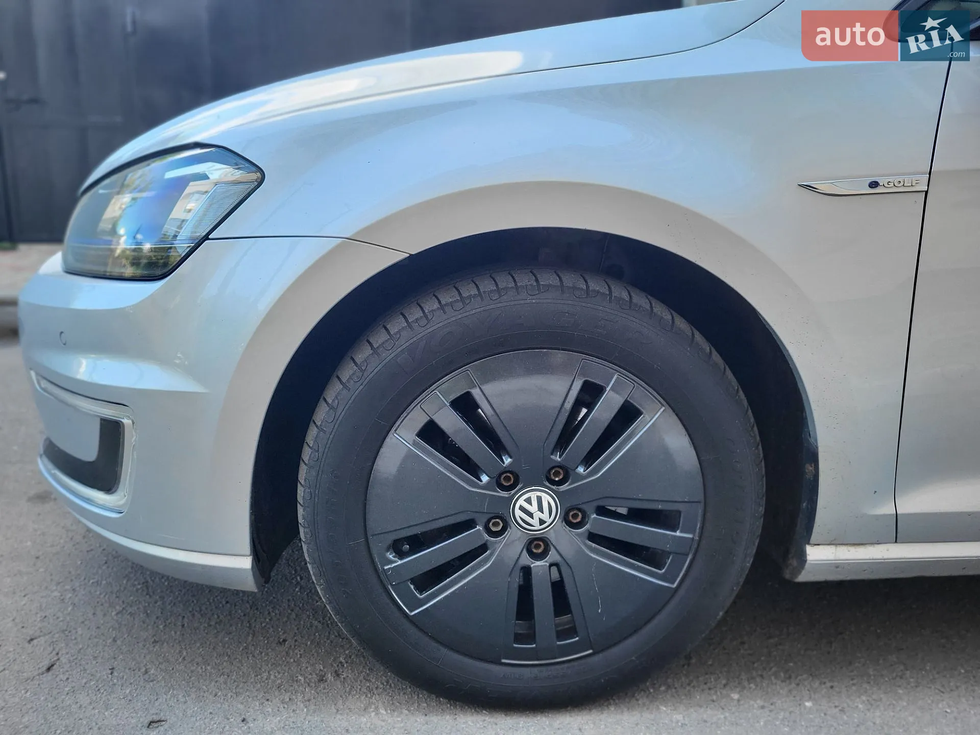Volkswagen e-Golf 2015 VIN WVWZZZAUZGW902630 фото оголошення 48 з 71