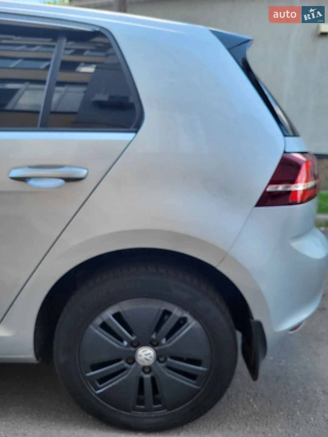Volkswagen e-Golf 2015 VIN WVWZZZAUZGW902630 фото оголошення 47 з 71