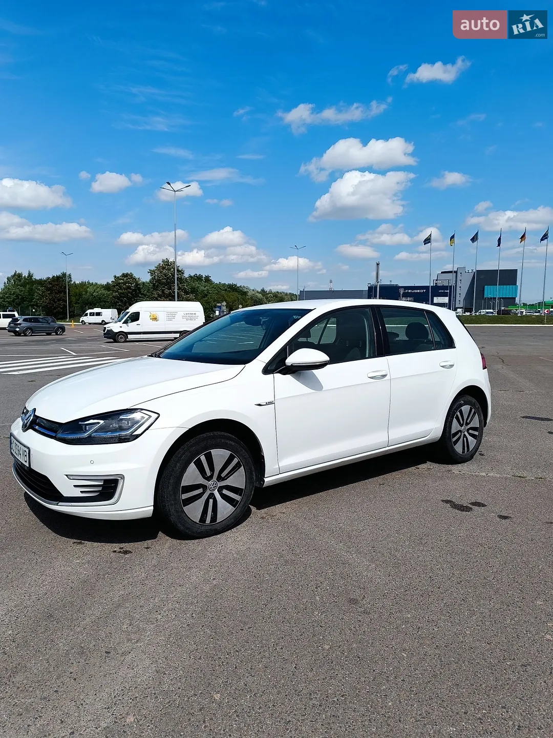 2019 Volkswagen Golf - фото 1
