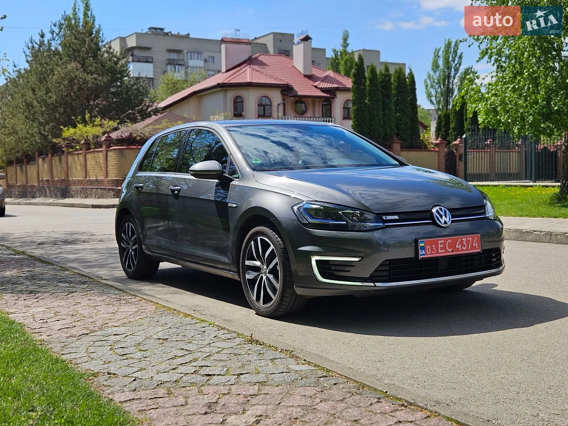 2020 Volkswagen Golf - мініатюра 2